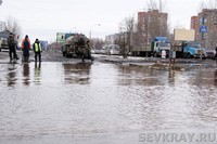 Раскинулось неславное море широко