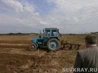 Землю пахать –  не на «мерсе» гонять!