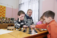 Шахматной школе поставили шах?