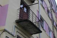 Не стоит из балкона устраивать кладовку