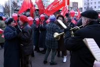 На праздник  в одной колонне